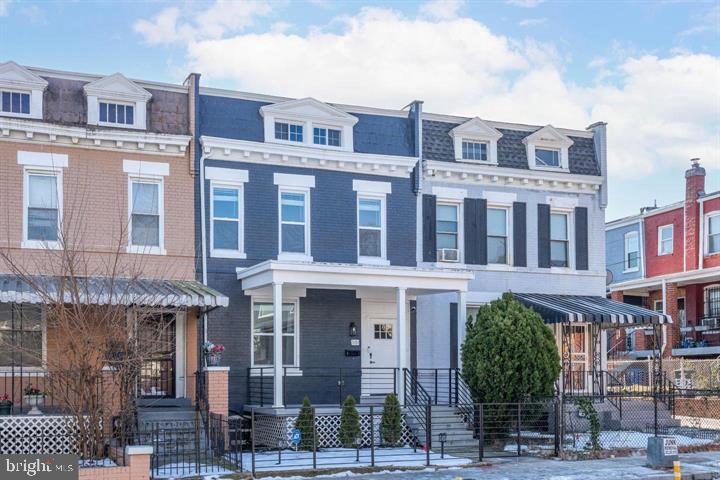 444 Kenyon St Nw Property Photo 31