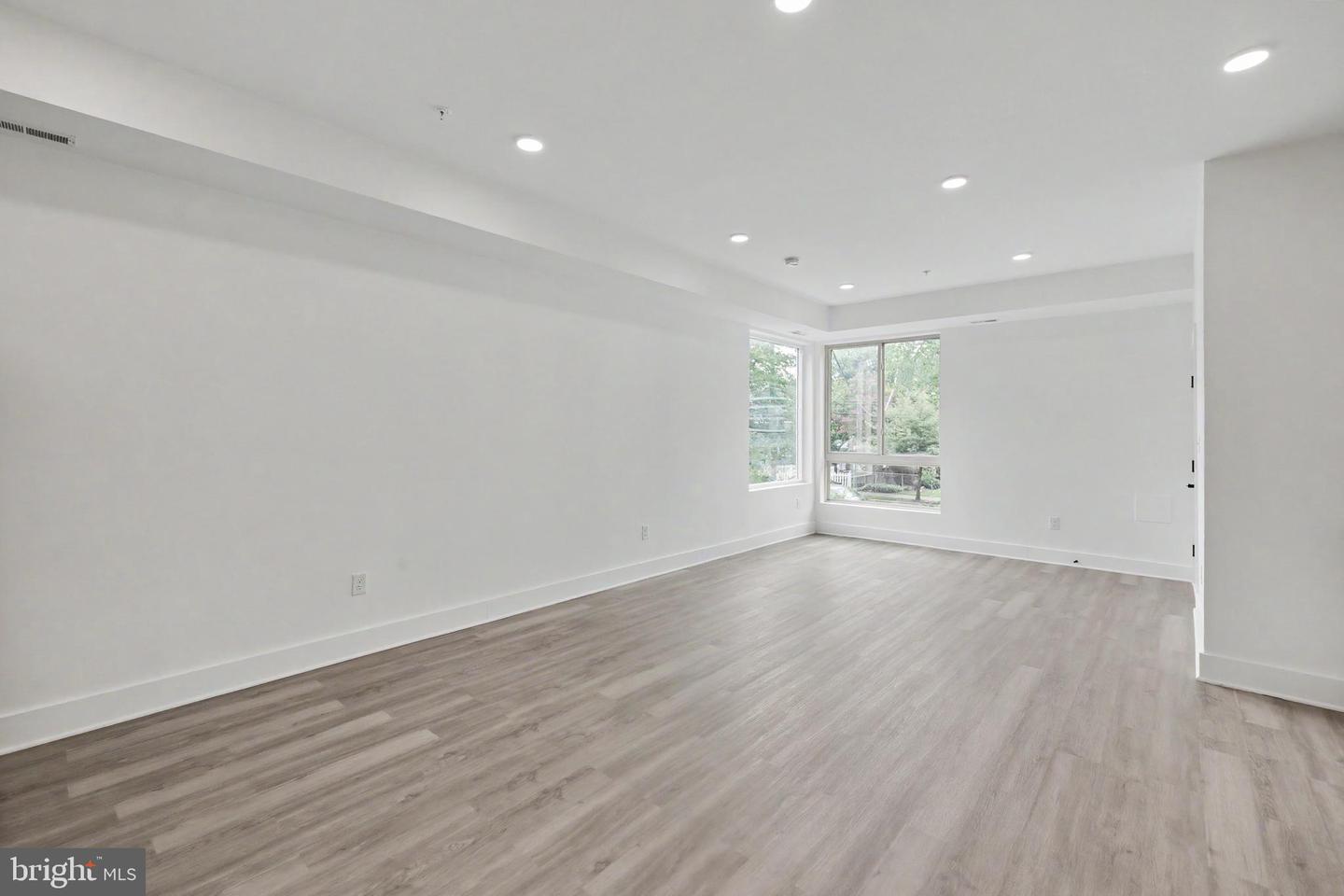 4312 Hayes St Ne Property Photo 53
