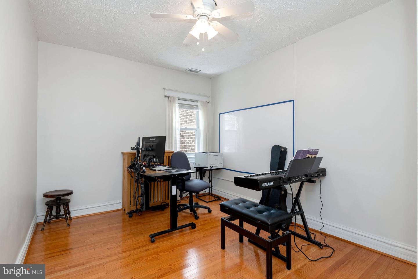 1221 E St Se Property Photo 25