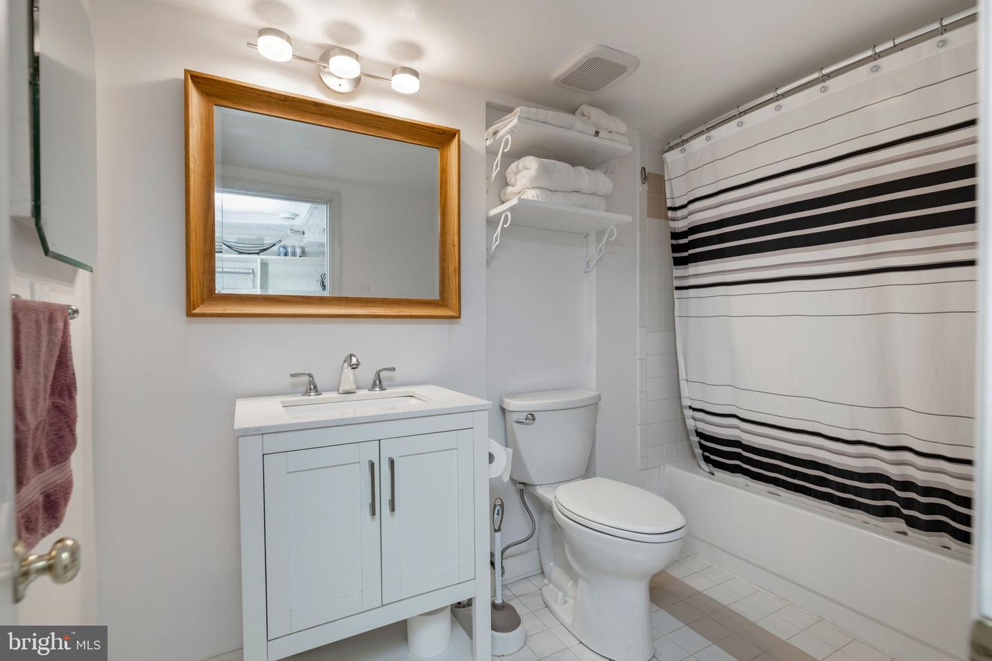 1221 E St Se Property Photo 35