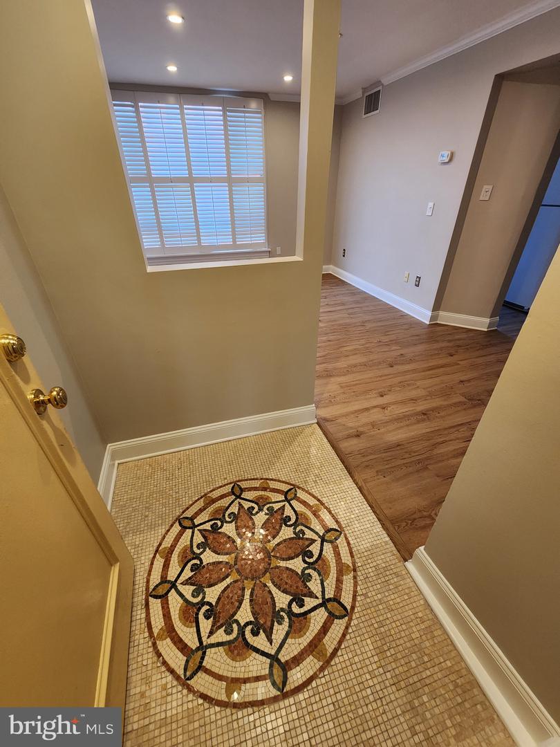 2610 Tunlaw Rd Nw #103 Property Photo 5
