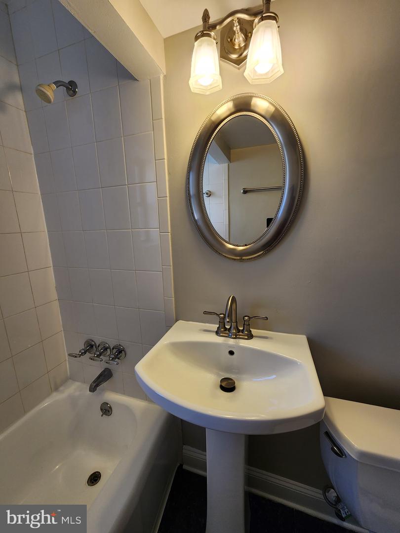 2610 Tunlaw Rd Nw #103 Property Photo 31