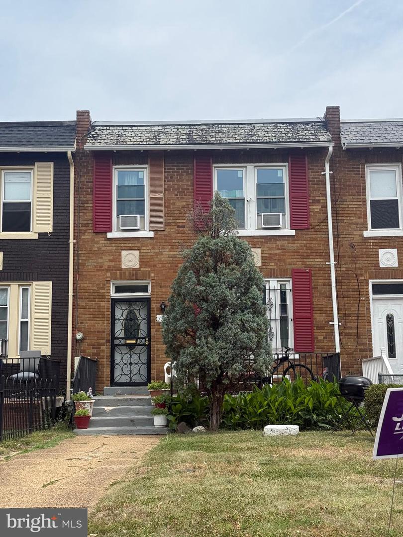 1738 Massachusetts Ave Se Property Photo 1