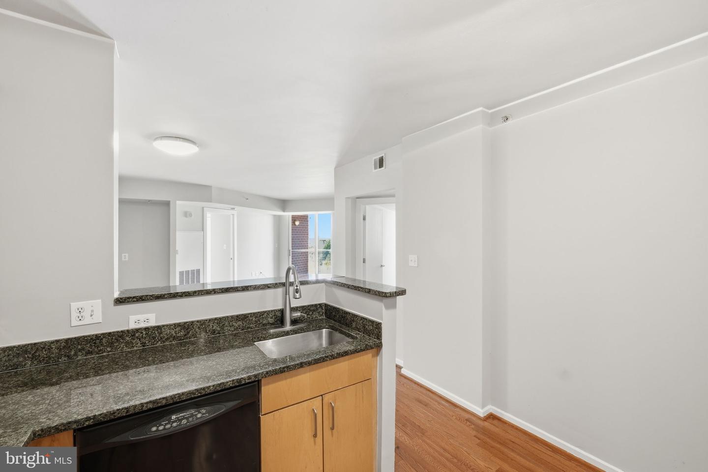 1000 New Jersey Ave Se #513 Property Photo 6