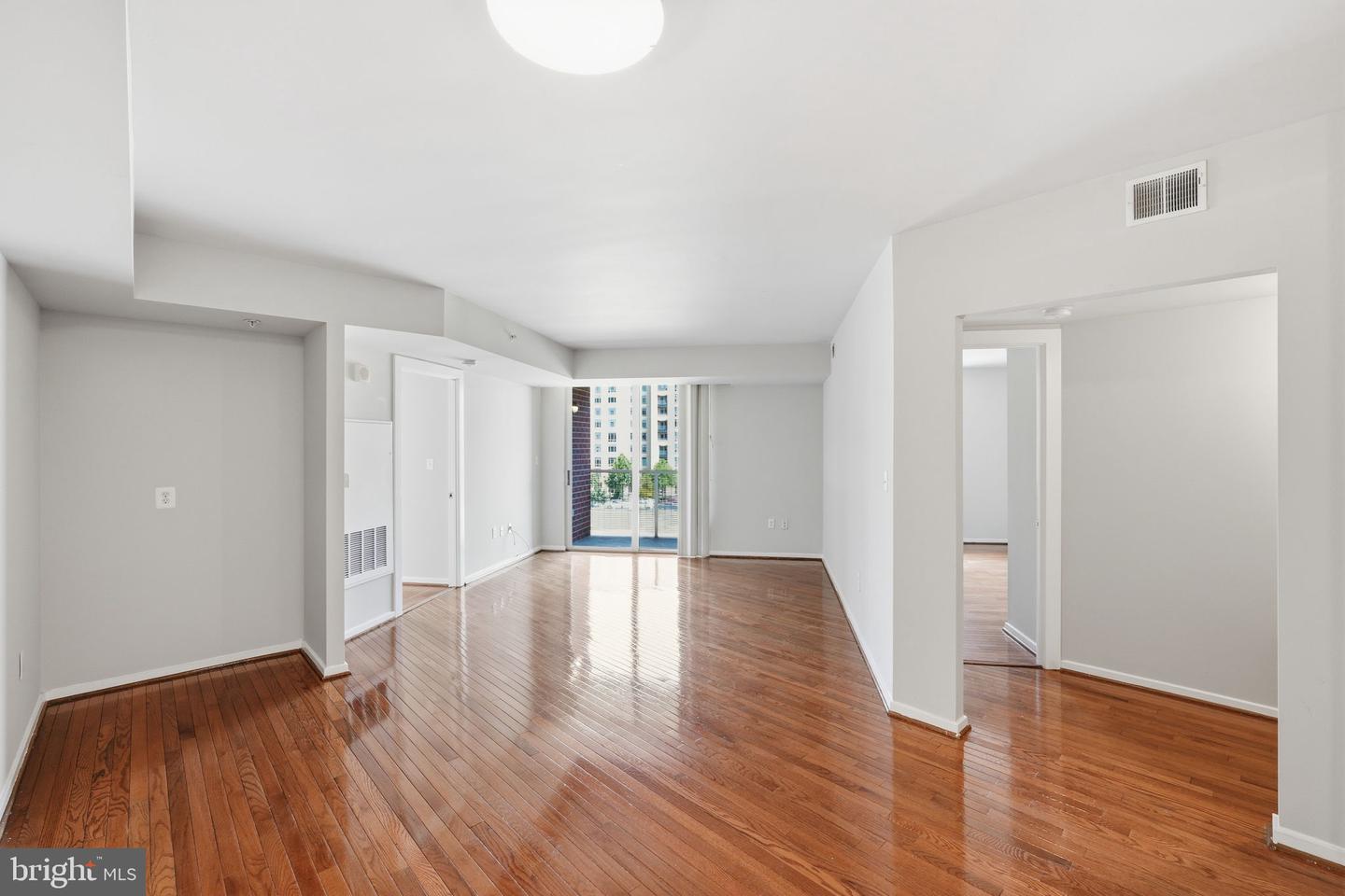 1000 New Jersey Ave Se #513 Property Photo 8