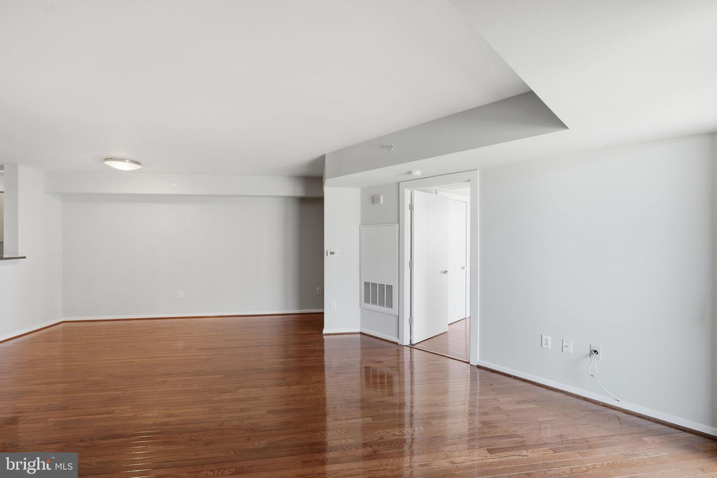 1000 New Jersey Ave Se #513 Property Photo 10