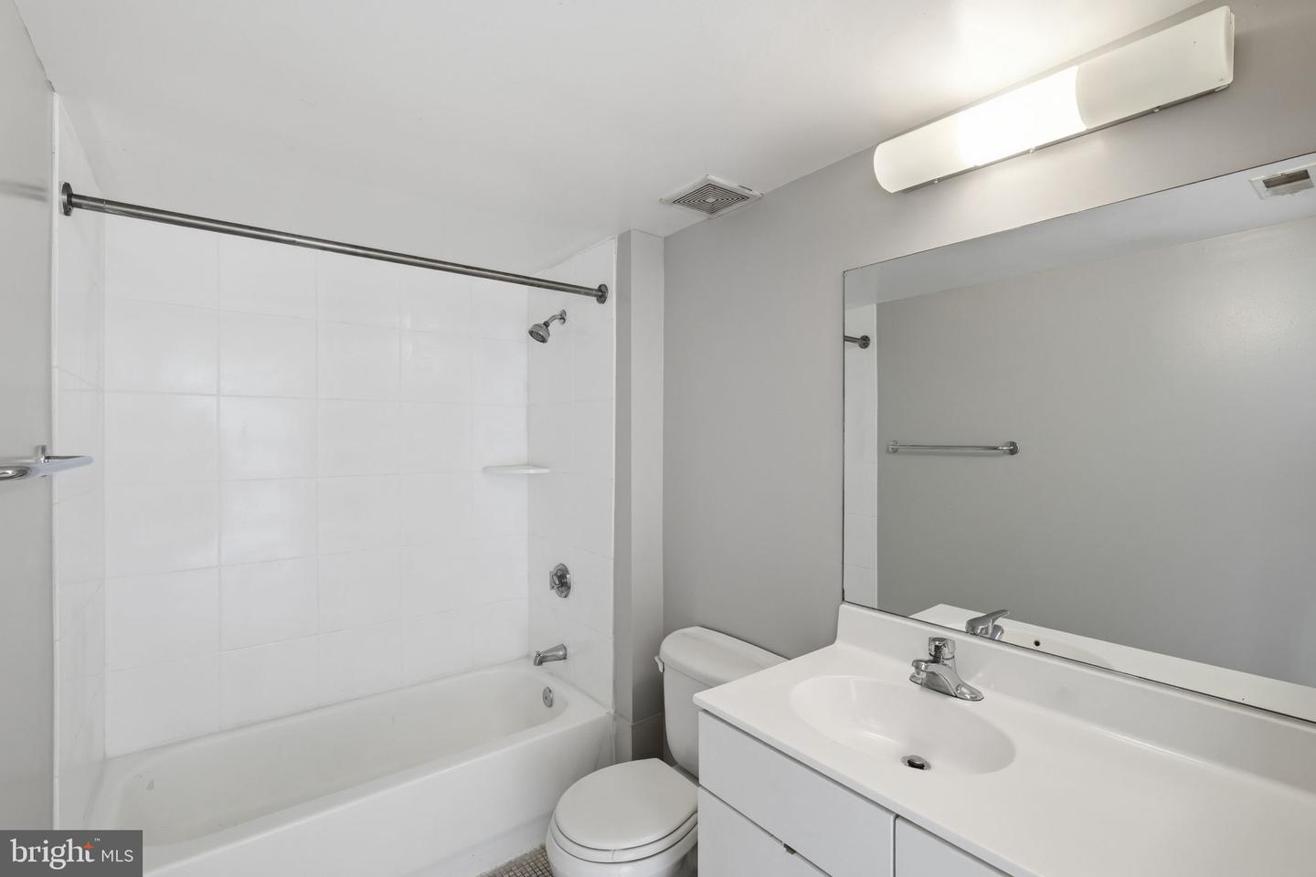 1000 New Jersey Ave Se #513 Property Photo 15