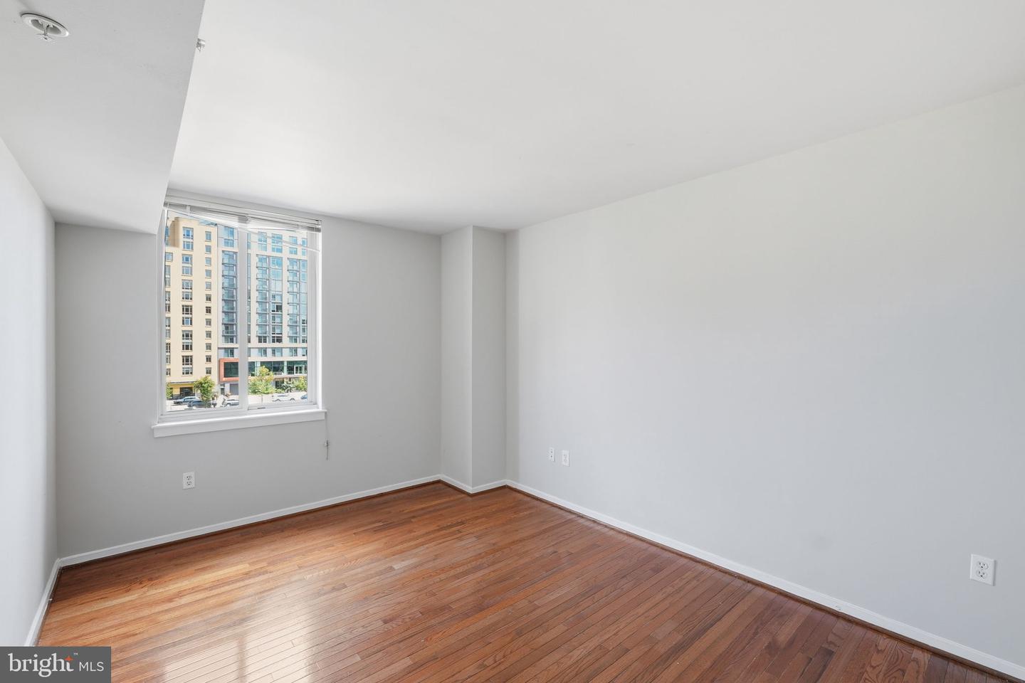 1000 New Jersey Ave Se #513 Property Photo 17