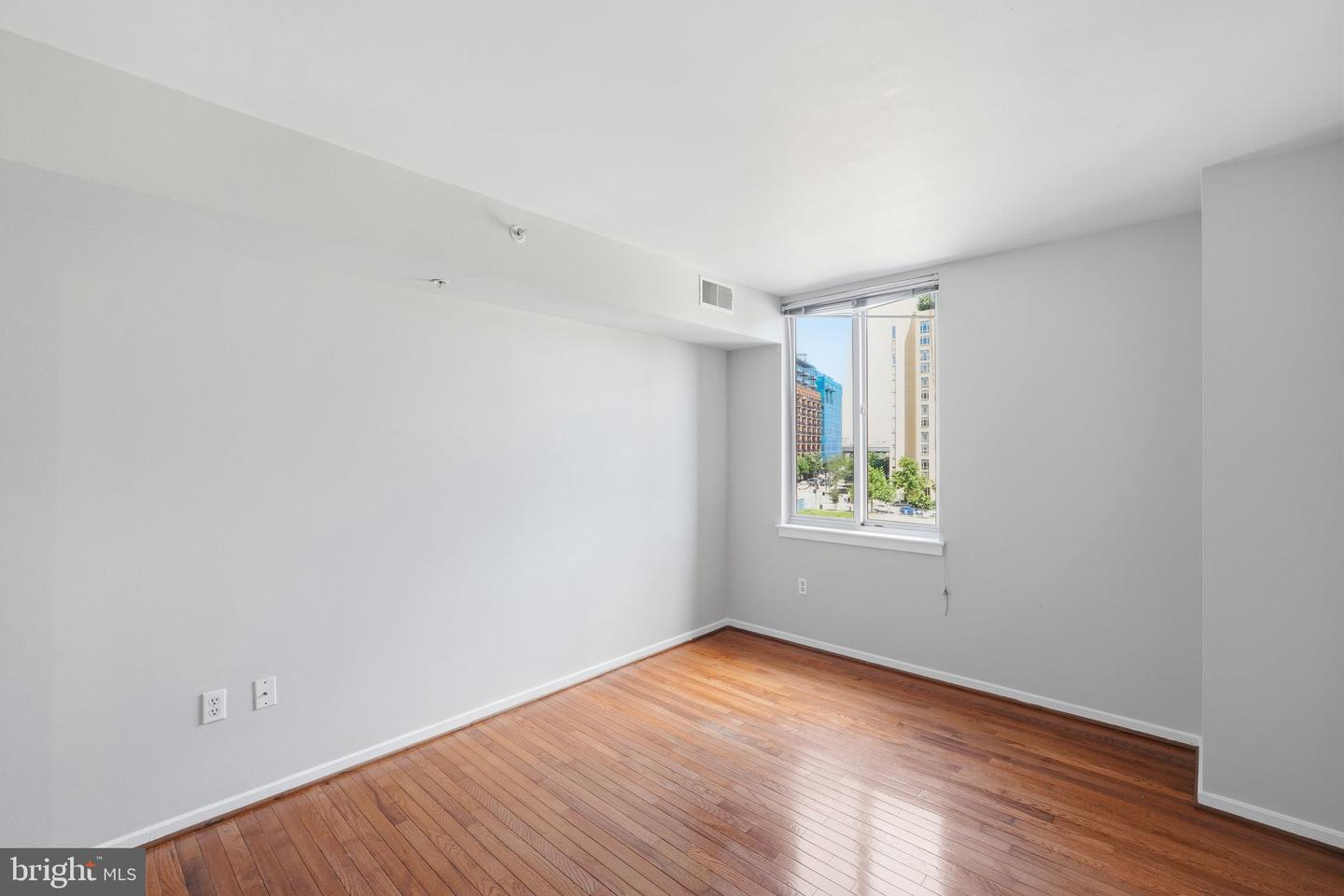 1000 New Jersey Ave Se #513 Property Photo 18