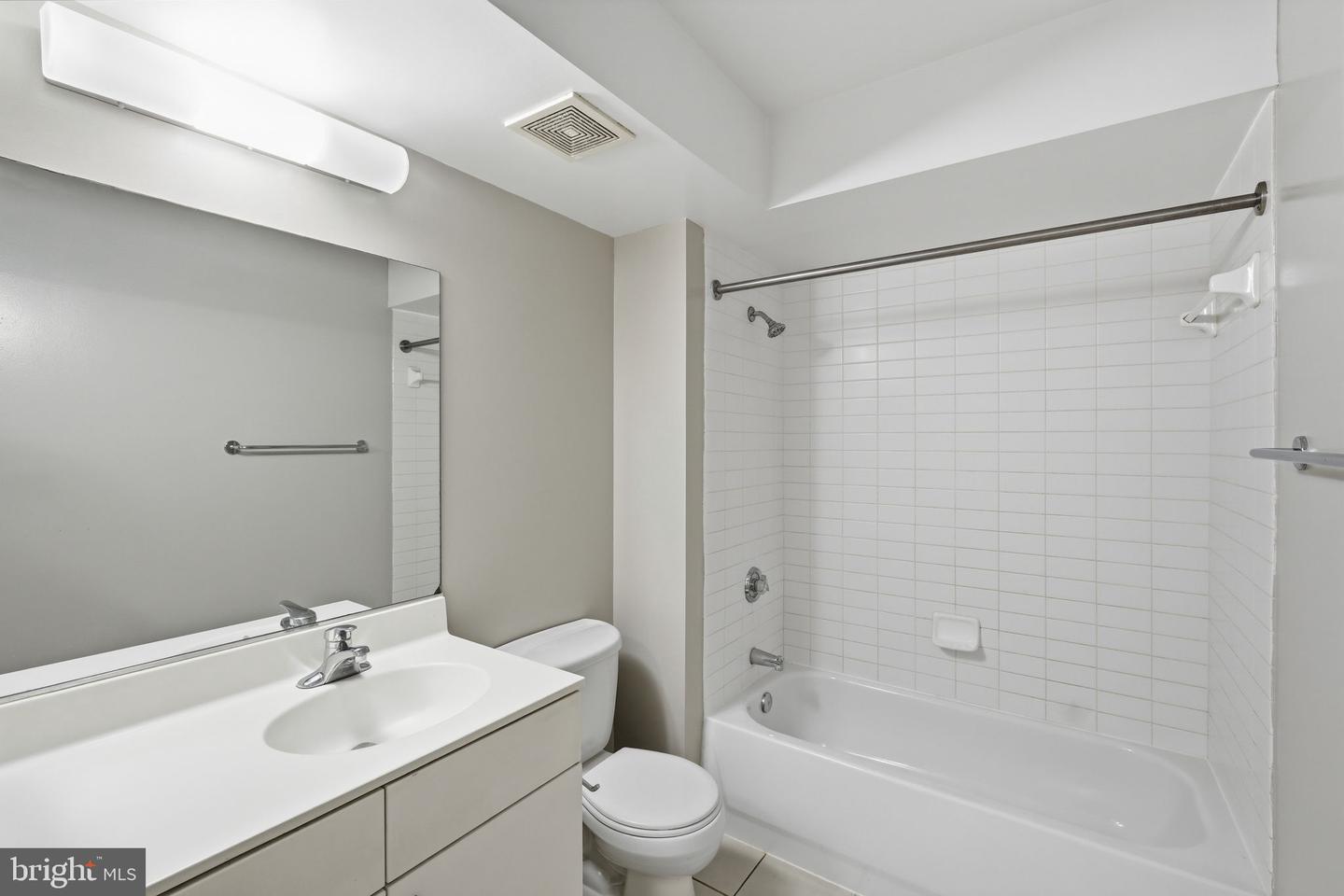 1000 New Jersey Ave Se #513 Property Photo 21
