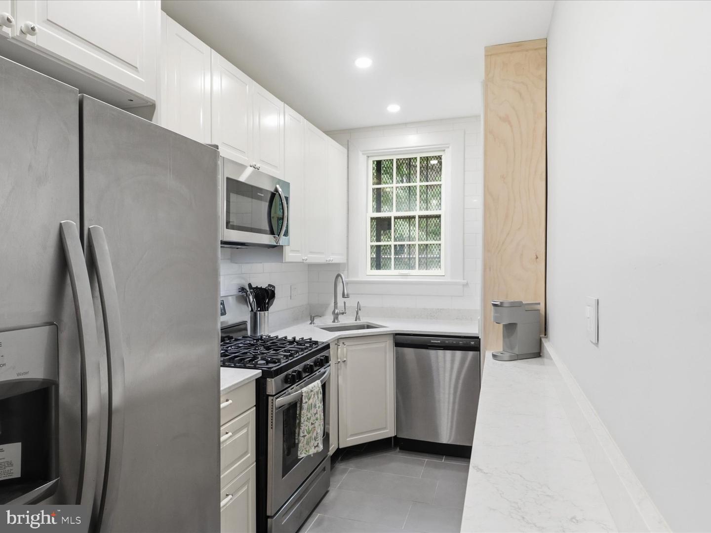 1705 Lanier Pl Nw #203 Property Photo 12