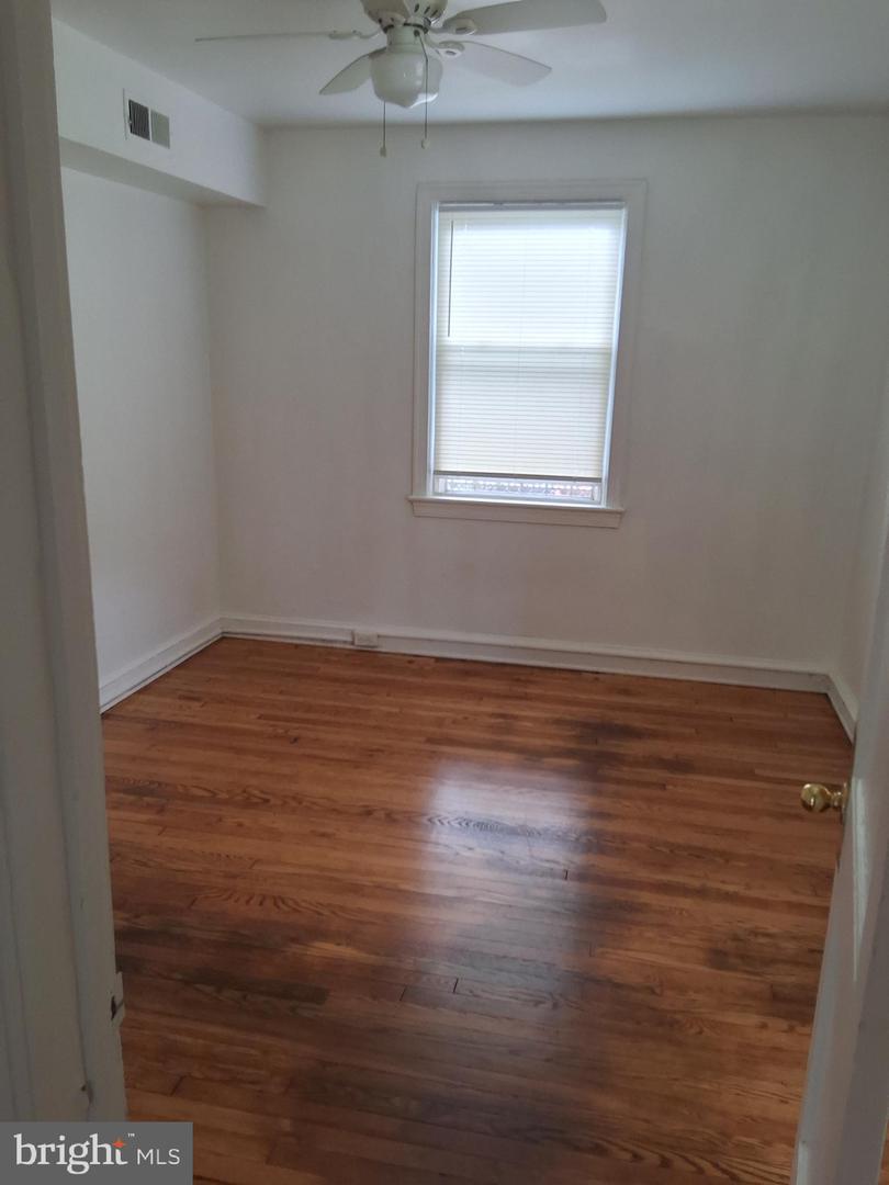 432 33rd St Se #2 Property Photo 6