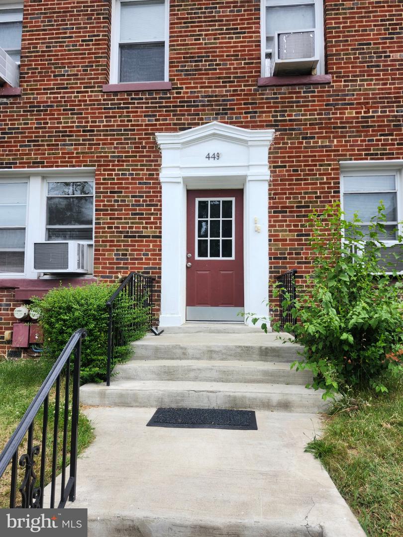 449 Manor Pl Nw #1 Property Photo 1