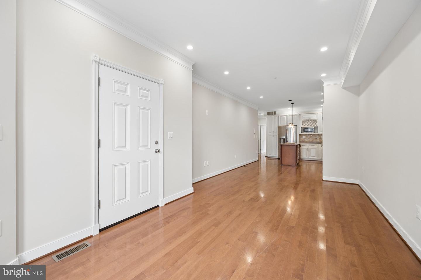 59 R St Ne #1 Property Photo 10