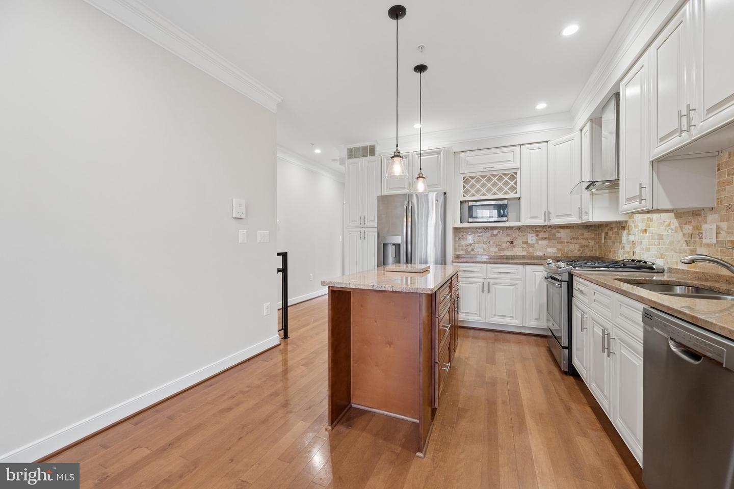 59 R St Ne #1 Property Photo 12