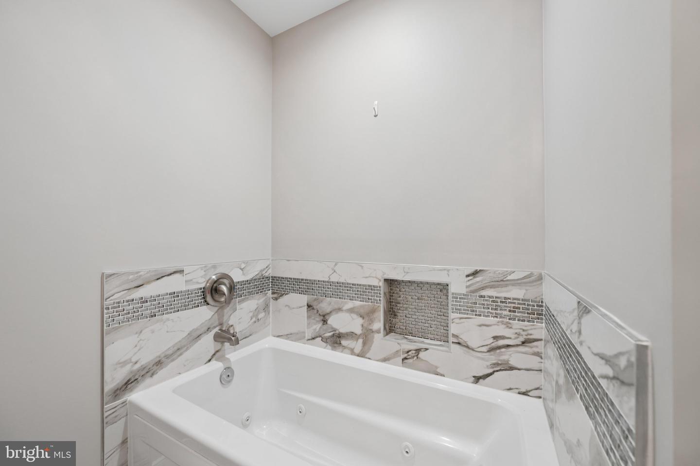 59 R St Ne #1 Property Photo 47