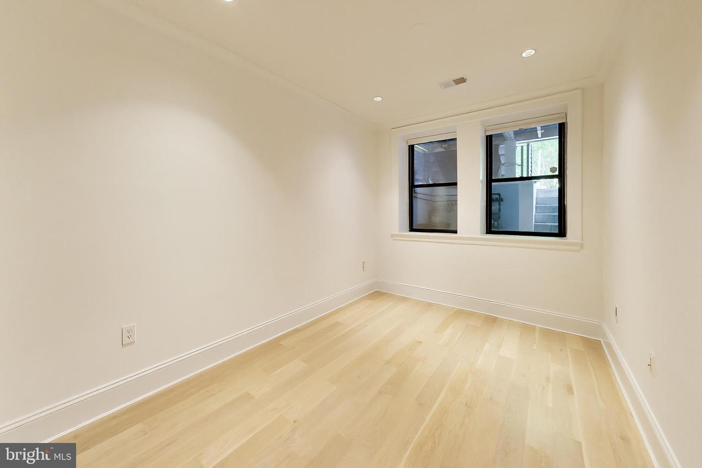 715 K St Ne #1 Property Photo 27