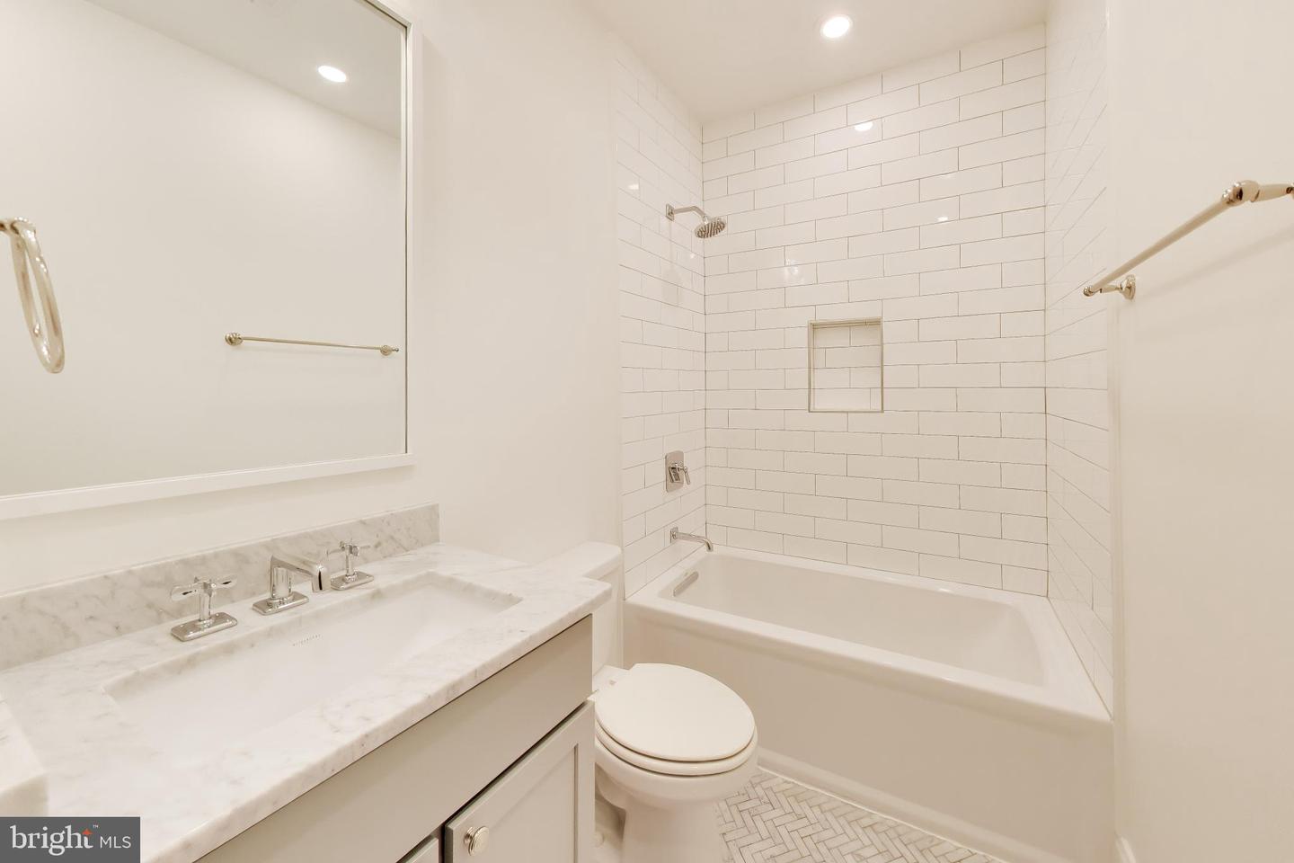 715 K St Ne #1 Property Photo 30