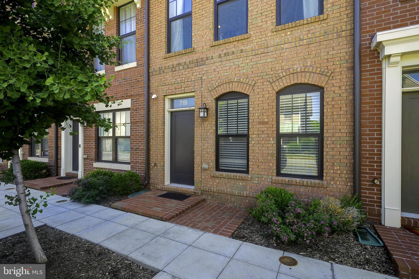 719 Parkside Pl Ne Property Photo 2