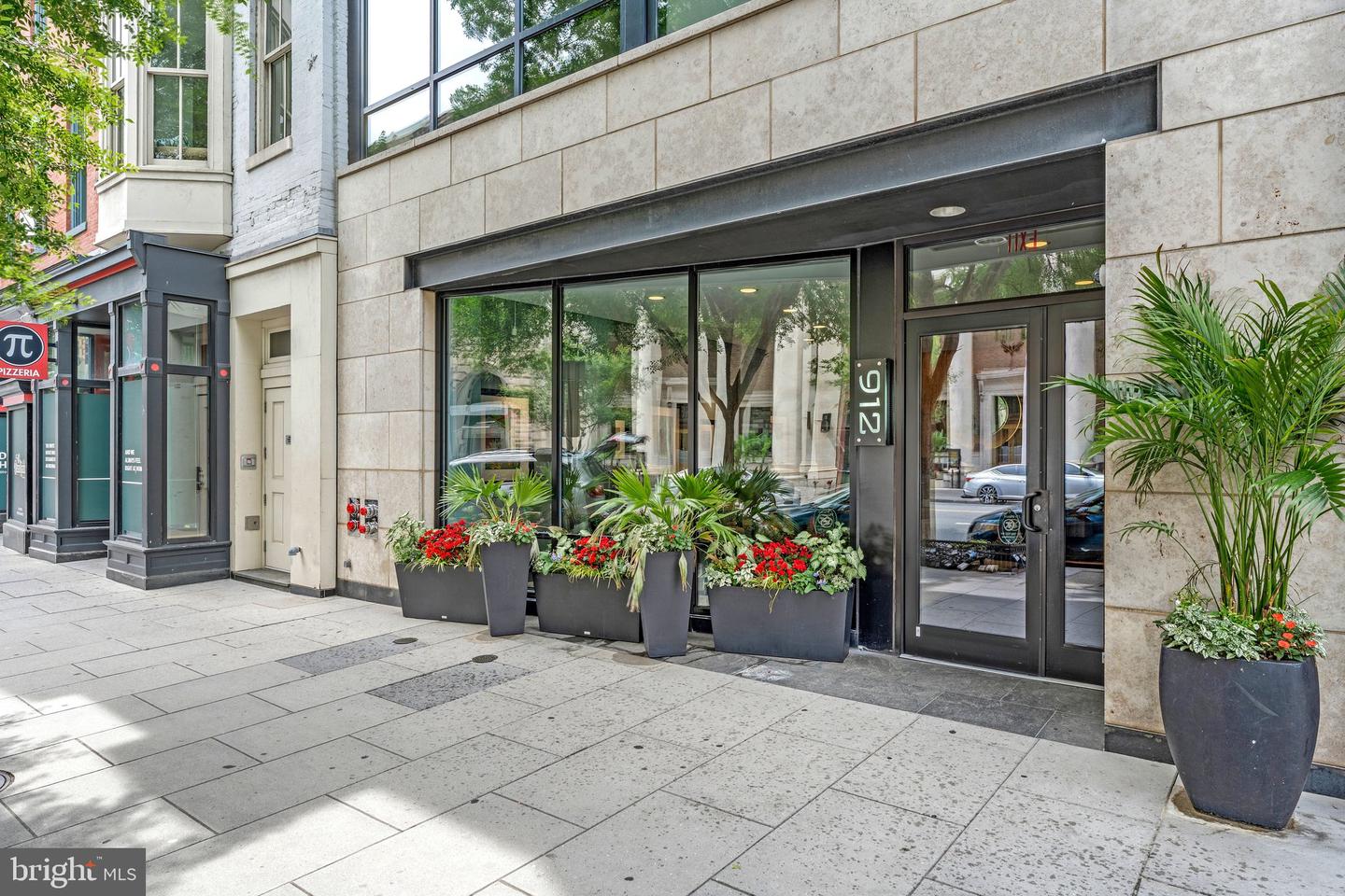 912 F St Nw #t00 Property Photo 1