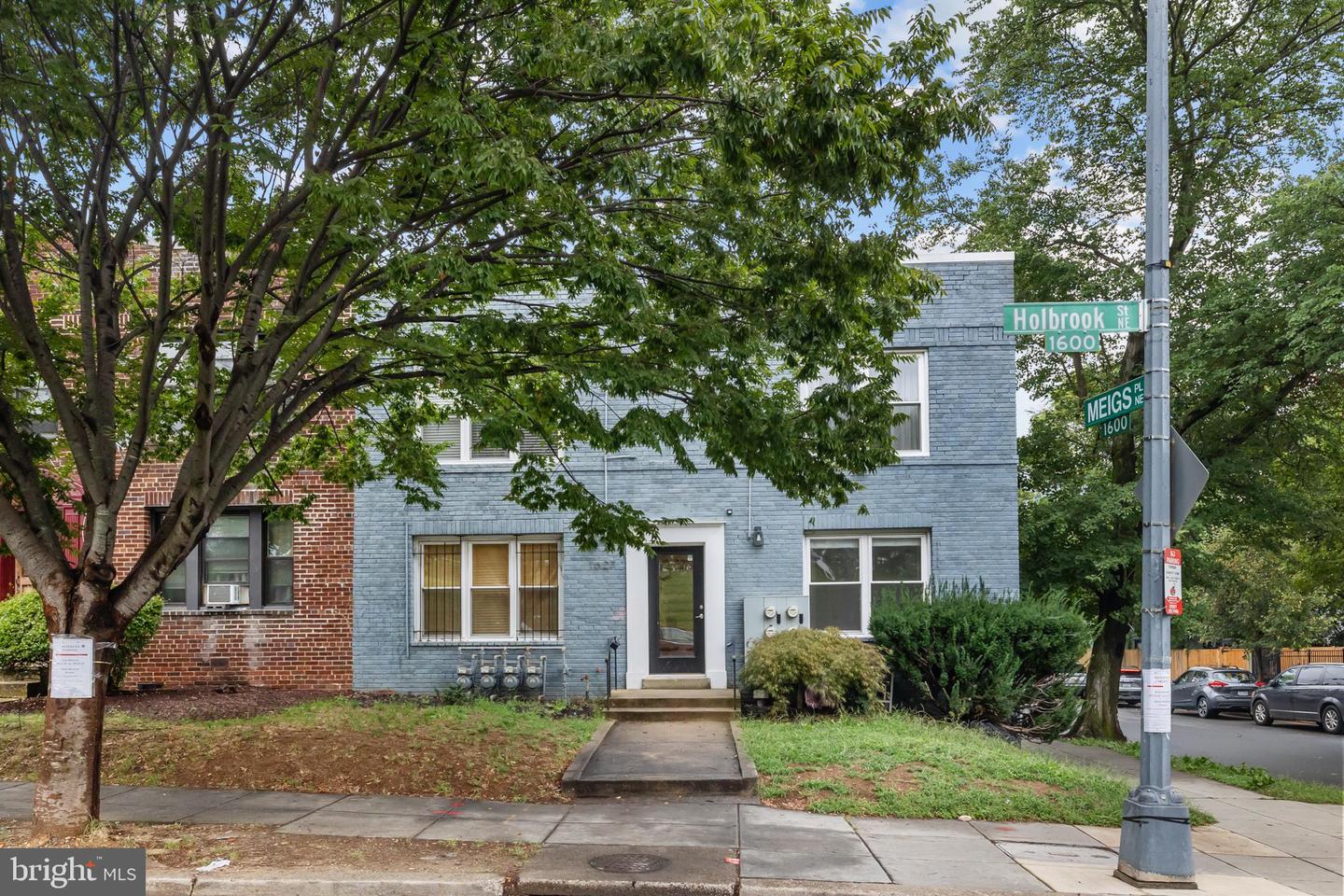 1627 HOLBROOK ST NE #2 Property Photo 1