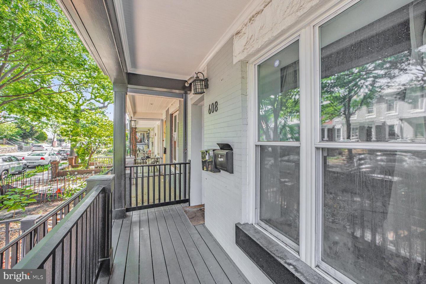 608 Irving St Nw #1 Property Photo 2