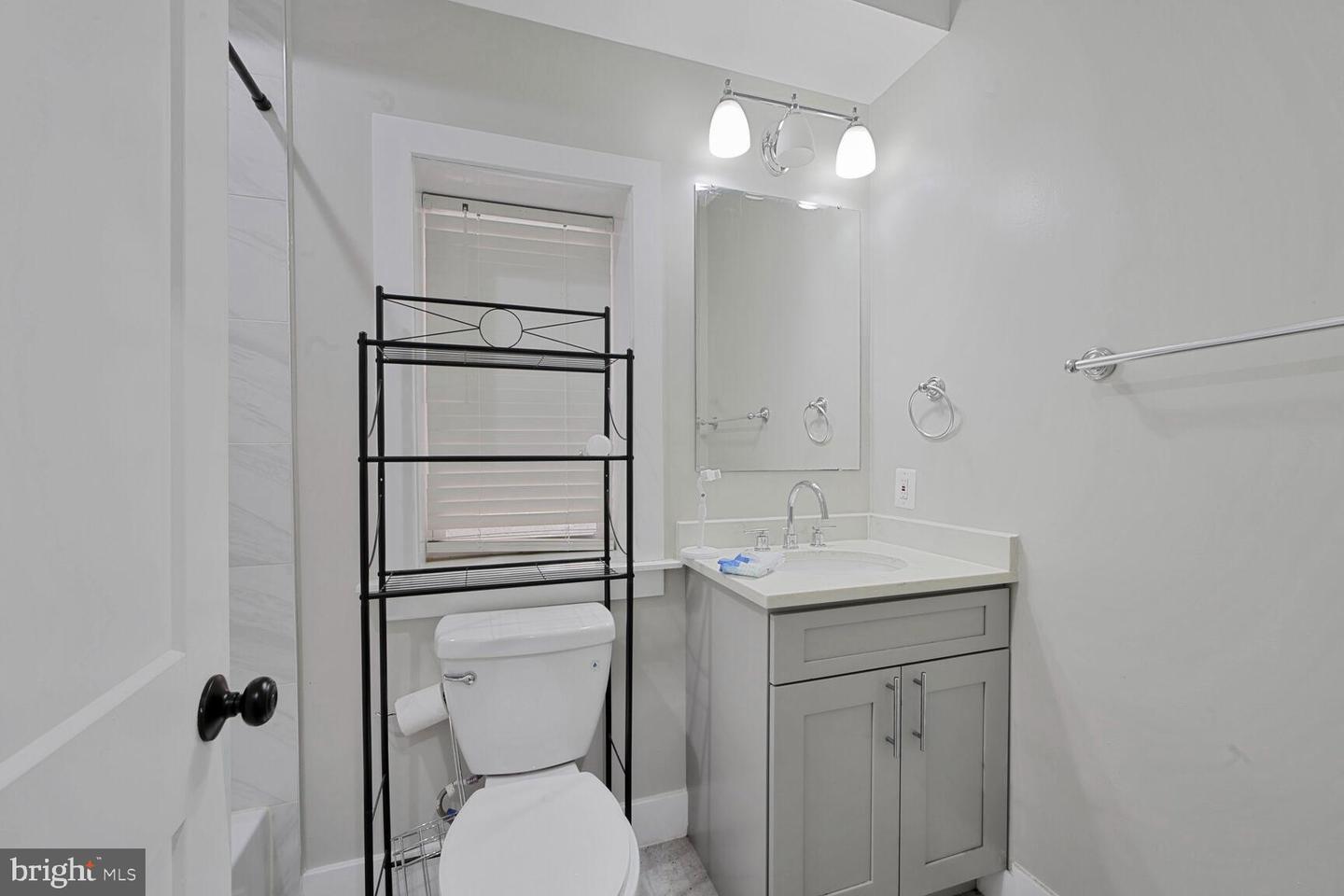 608 Irving St Nw #1 Property Photo 9