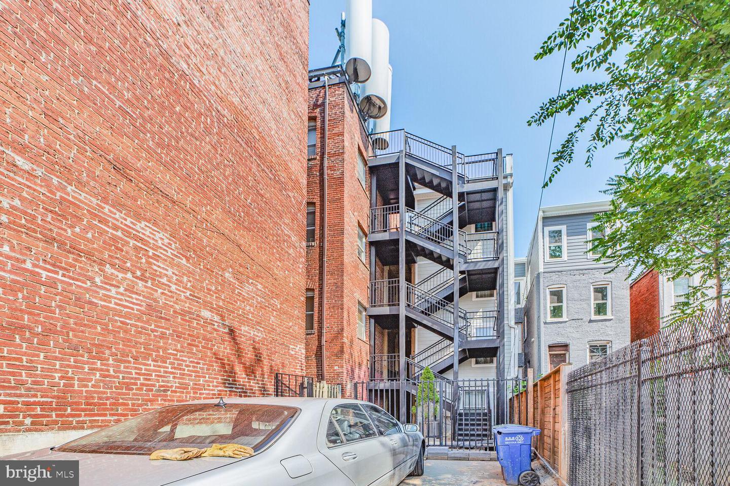 608 Irving St Nw #1 Property Photo 16