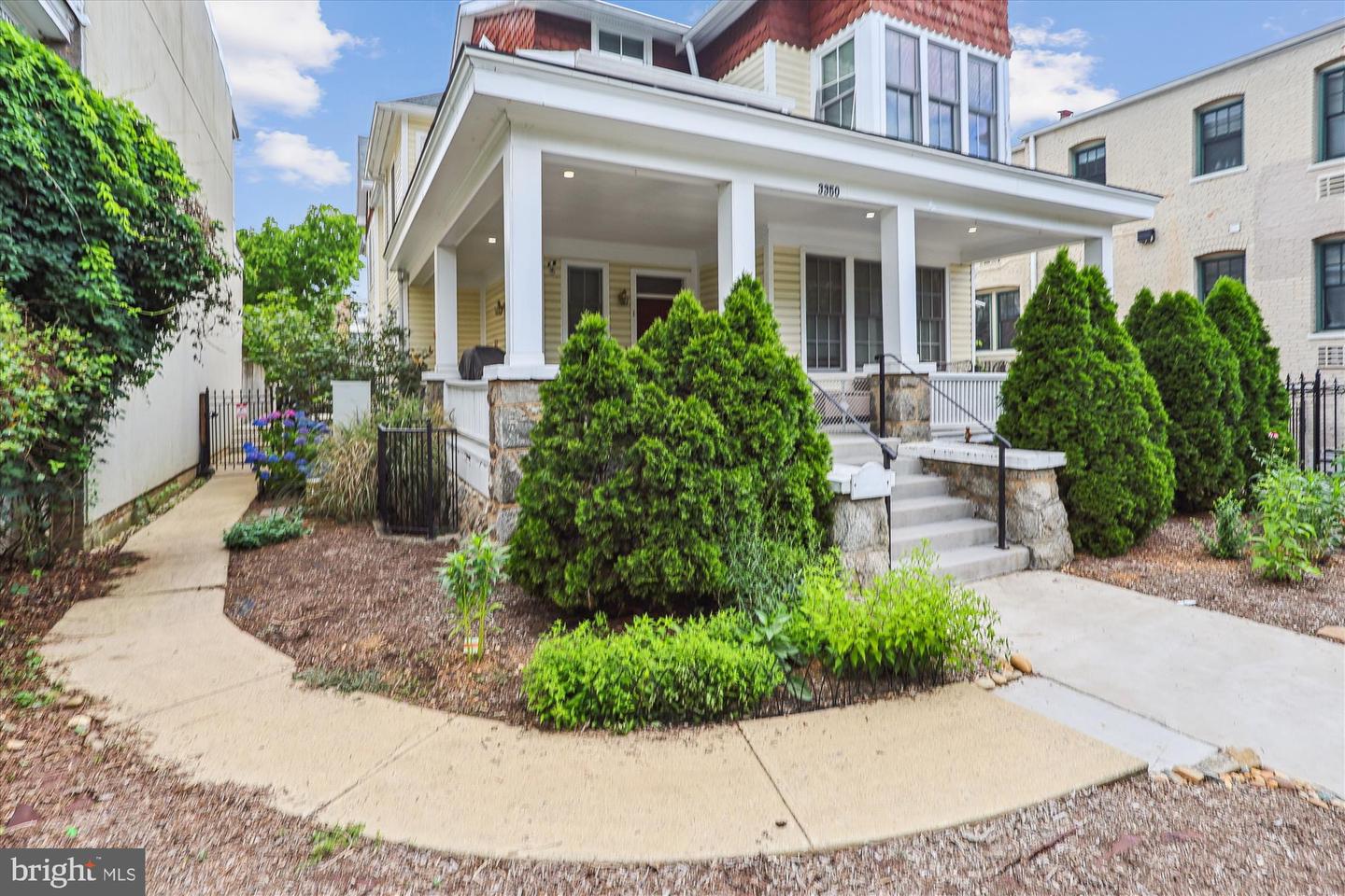3350 17th St Nw #t2 Property Photo 1