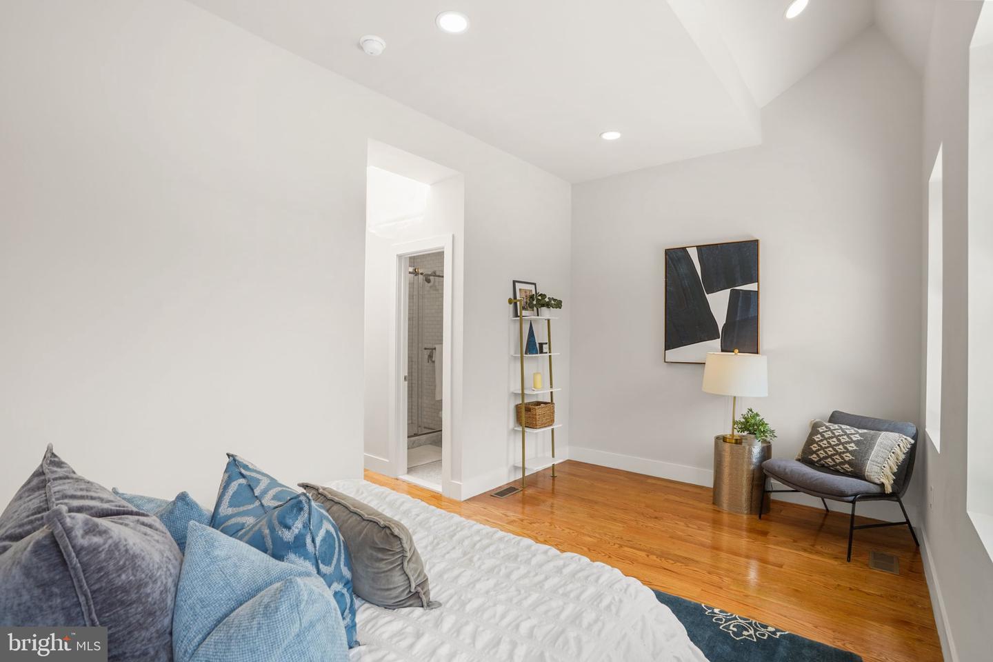 1734 Potomac Ave Se Property Photo 23