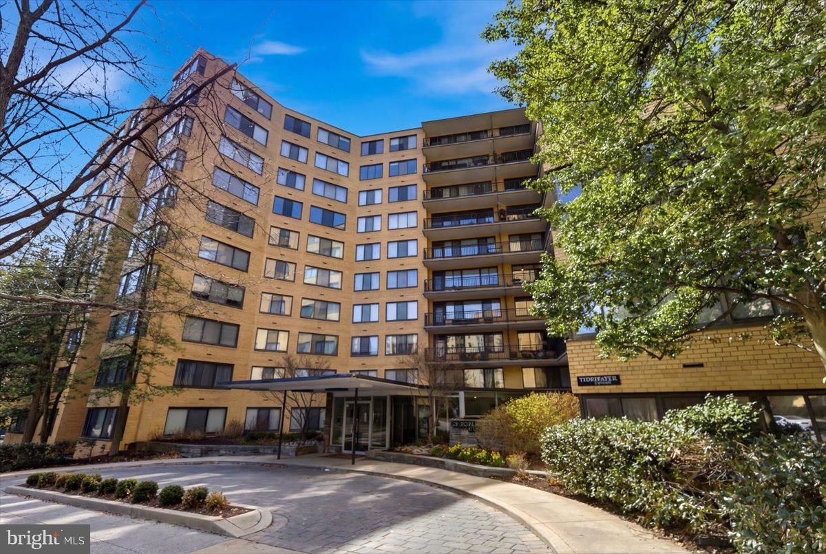 4740 Connecticut Ave Nw #706 Property Photo 1