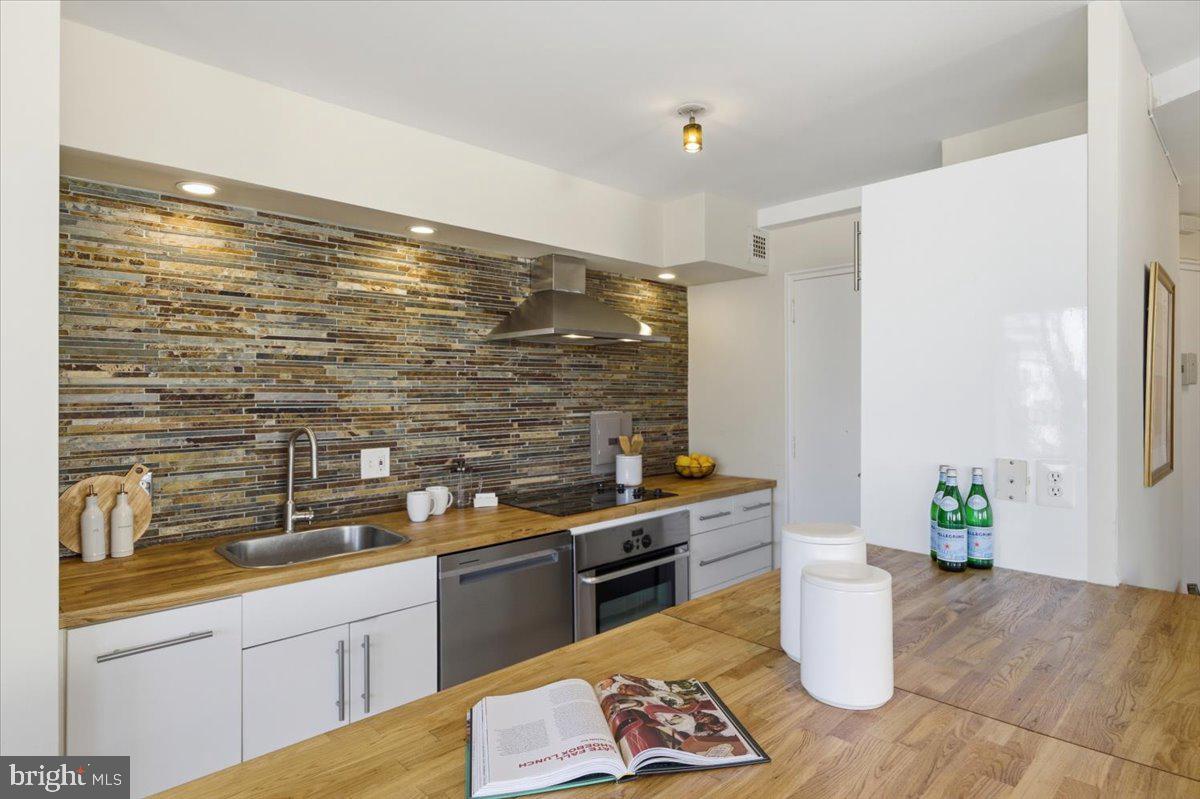 4740 Connecticut Ave Nw #706 Property Photo 2