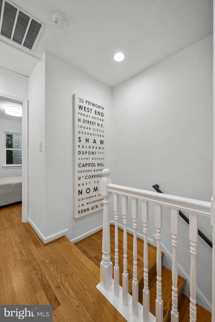 649 16th St Ne Property Photo 13