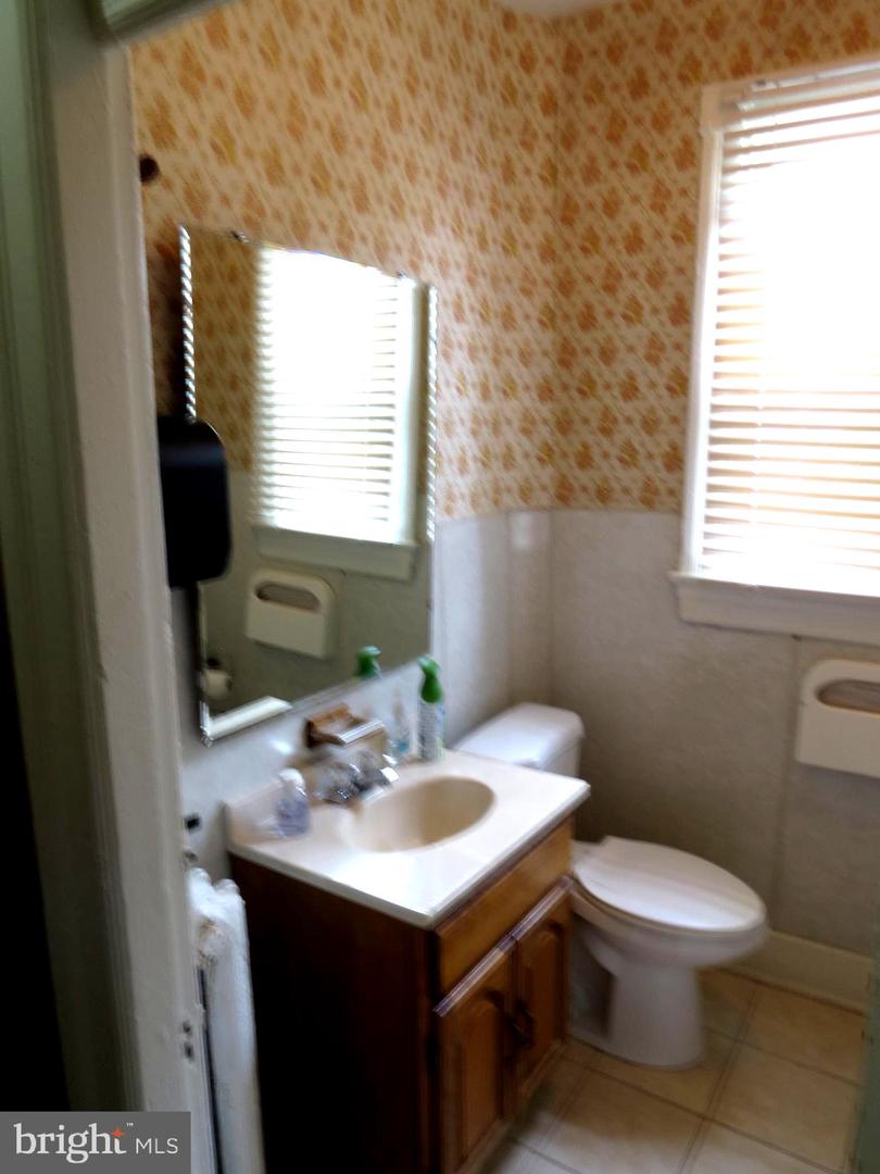 1115 G St Ne Property Photo 4
