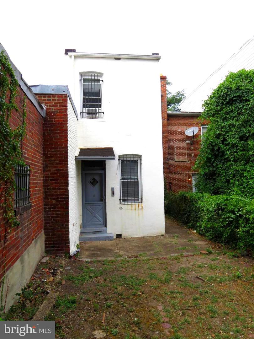 1115 G St Ne Property Photo 5