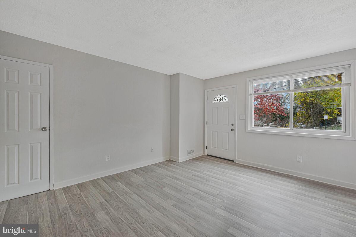 107 Joliet St Sw Property Photo 6