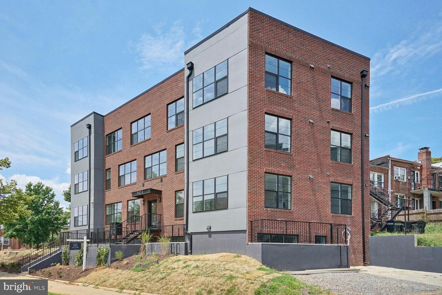 901 19TH ST NE #PH2 Property Photo 1