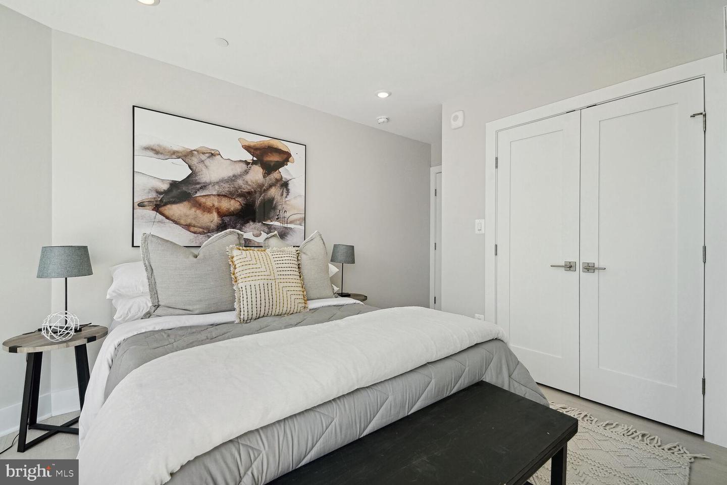 901 19th St Ne #ph2 Property Photo 17