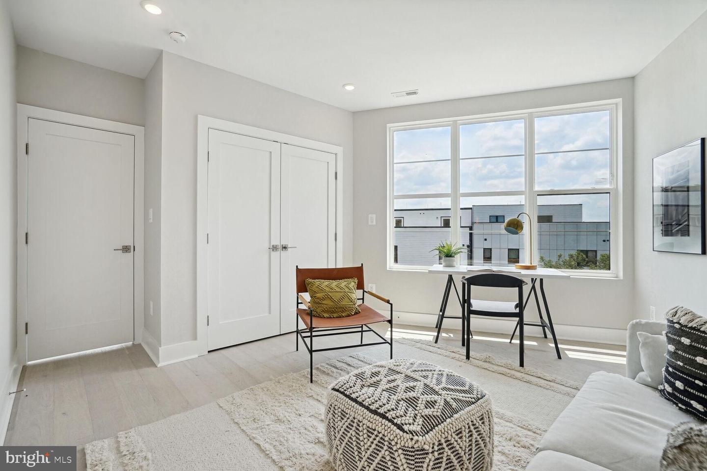 901 19th St Ne #ph2 Property Photo 20