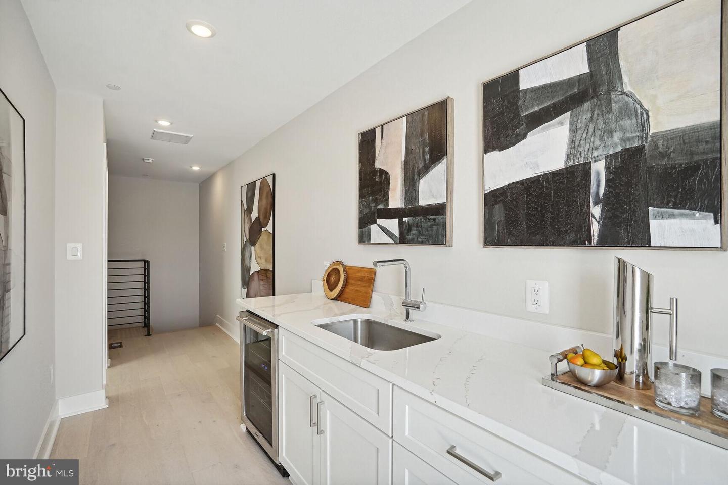 901 19th St Ne #ph2 Property Photo 27