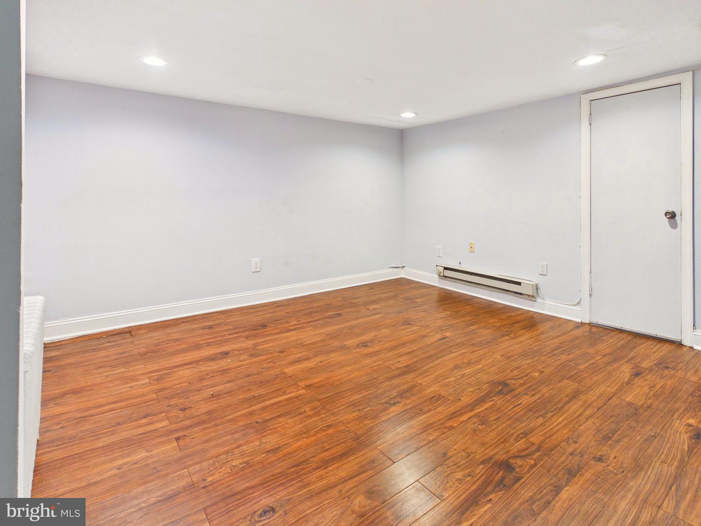 1409 Monroe St Ne ##2 Property Photo 2