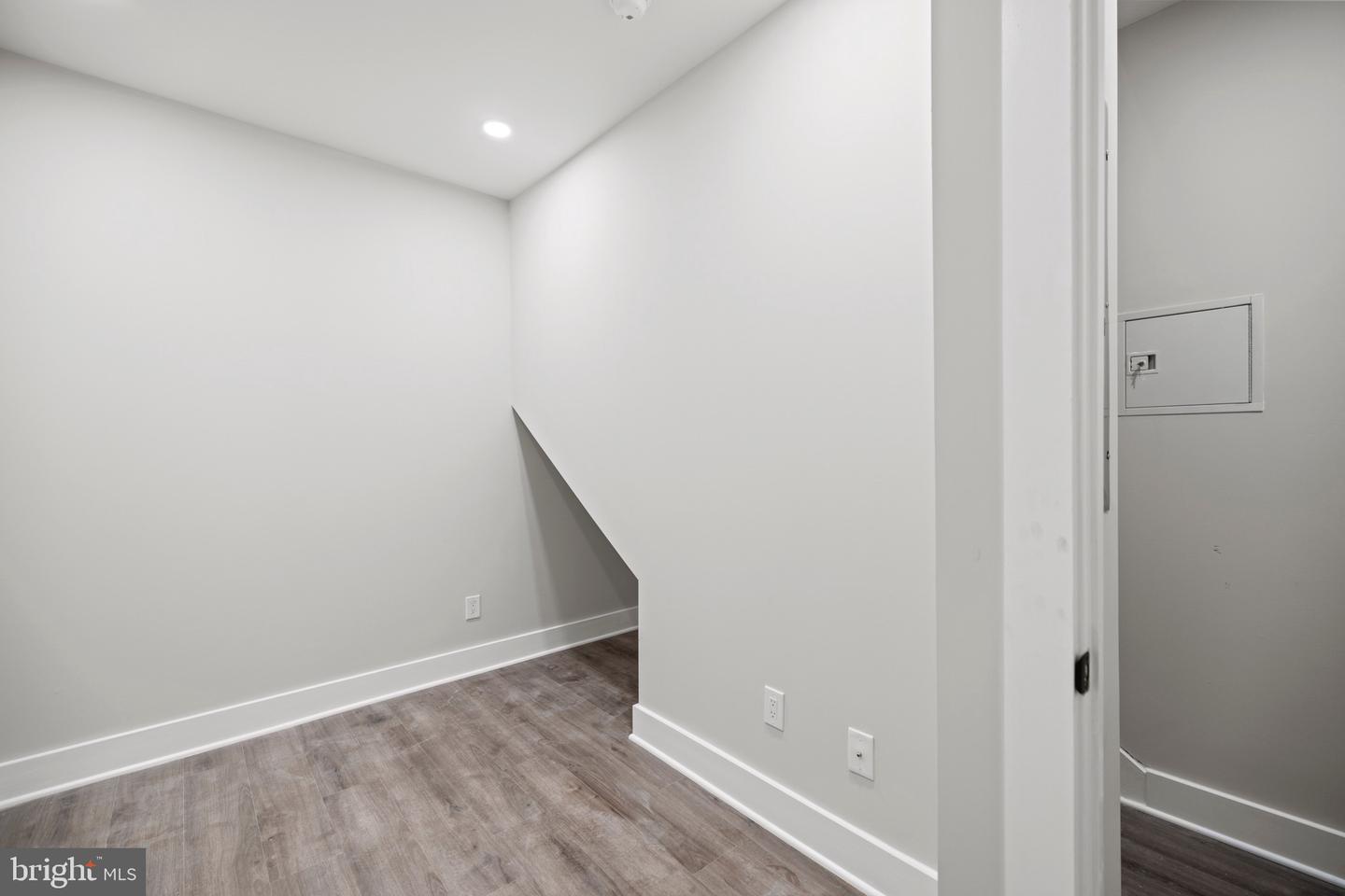 824 18th St Ne #12 Property Photo 5