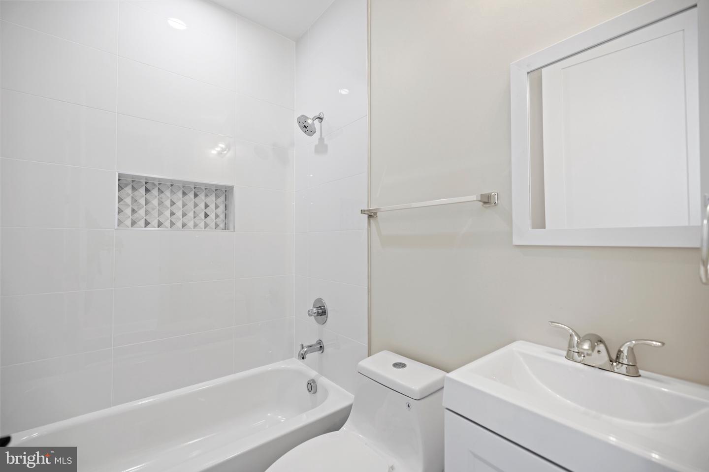 824 18th St Ne #12 Property Photo 11