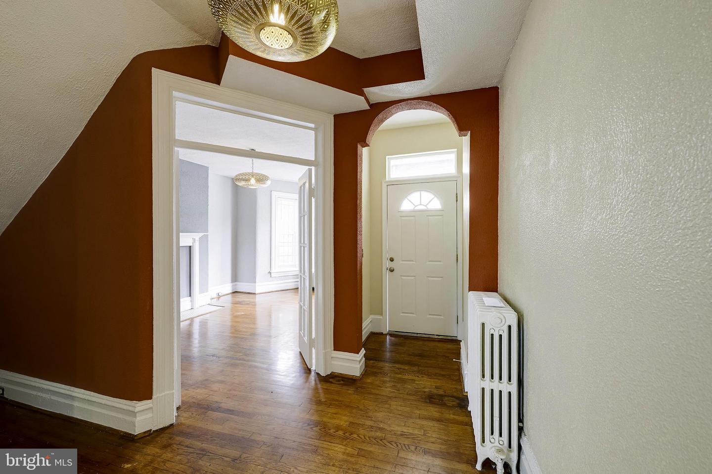 2827 11th St Nw Property Photo 4