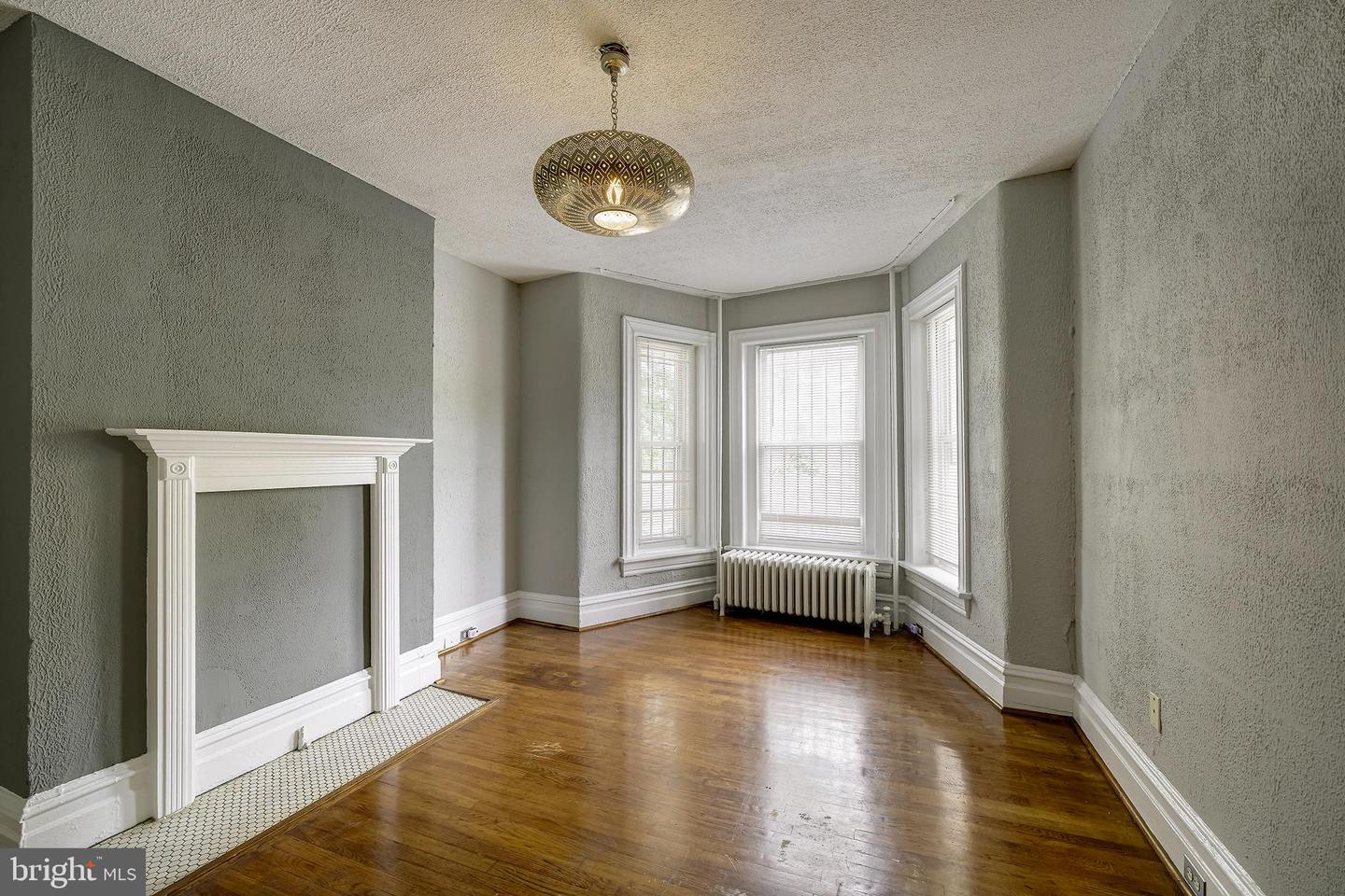 2827 11th St Nw Property Photo 5