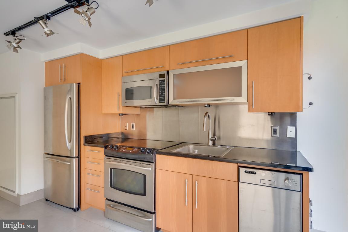 1133 14th St Nw #203 Property Photo 7