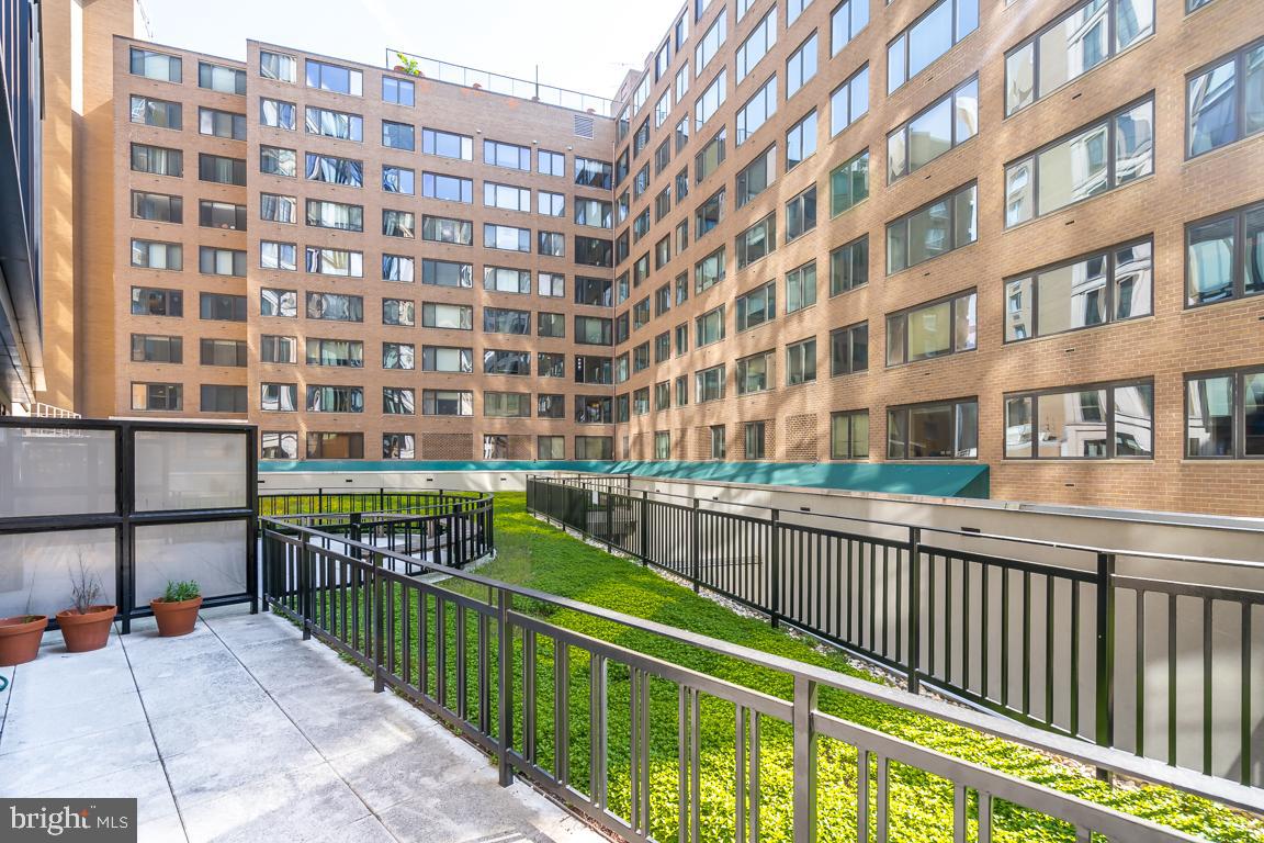 1133 14th St Nw #203 Property Photo 16