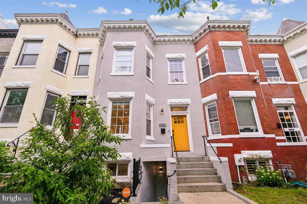 130 Adams St Nw Property Photo 1