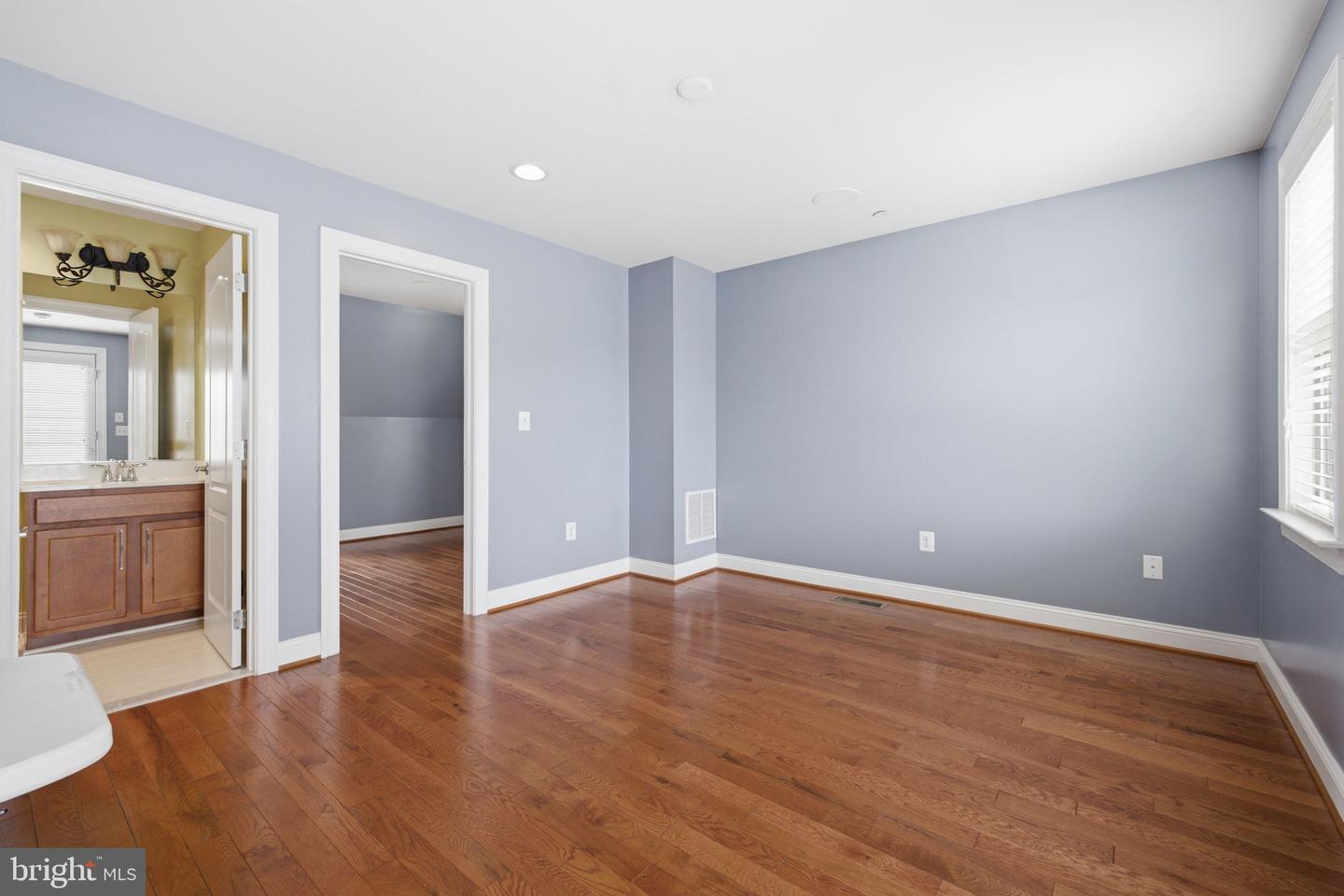 6109 Solent Pl Ne Property Photo 19