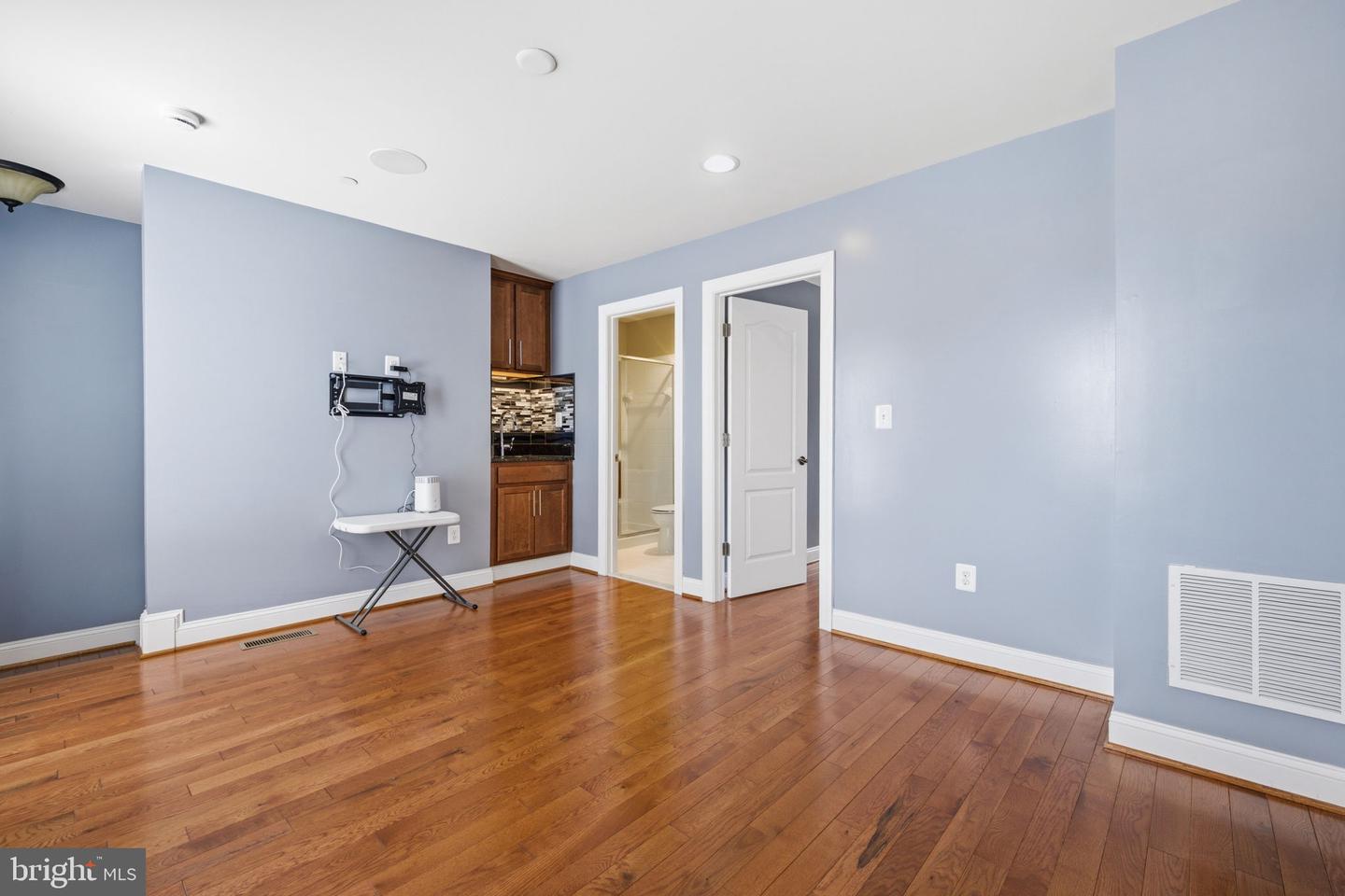 6109 Solent Pl Ne Property Photo 29